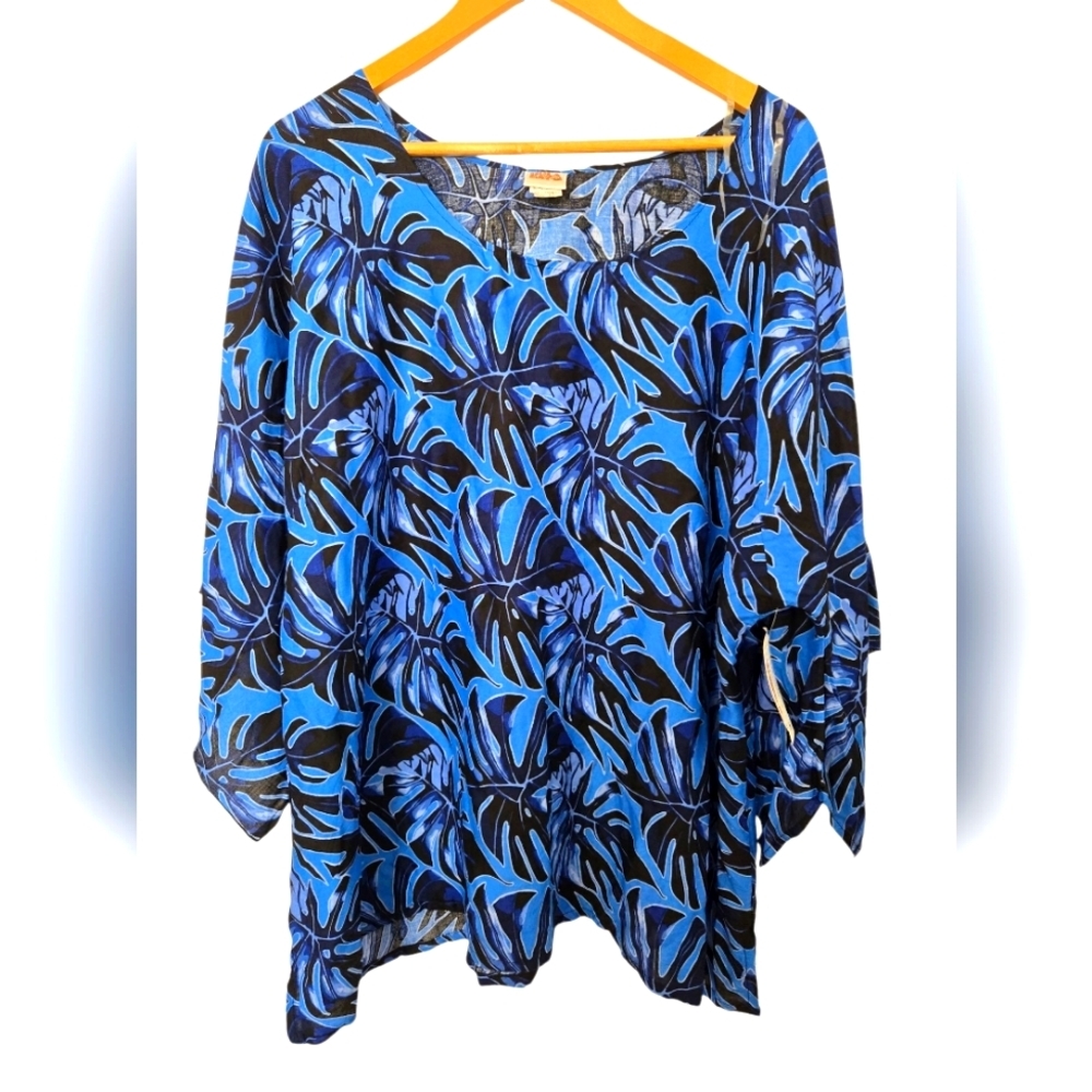 NWT Hula Bay Blue and Black Women's Top Size 3xl